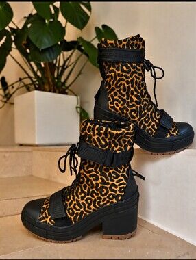 Converse Chuck Taylor All Star GR82 Leopard Platform Boots 6.5 Excellent